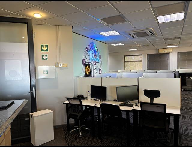 377M² OFFICE FOR SALE IN LA LUCIA